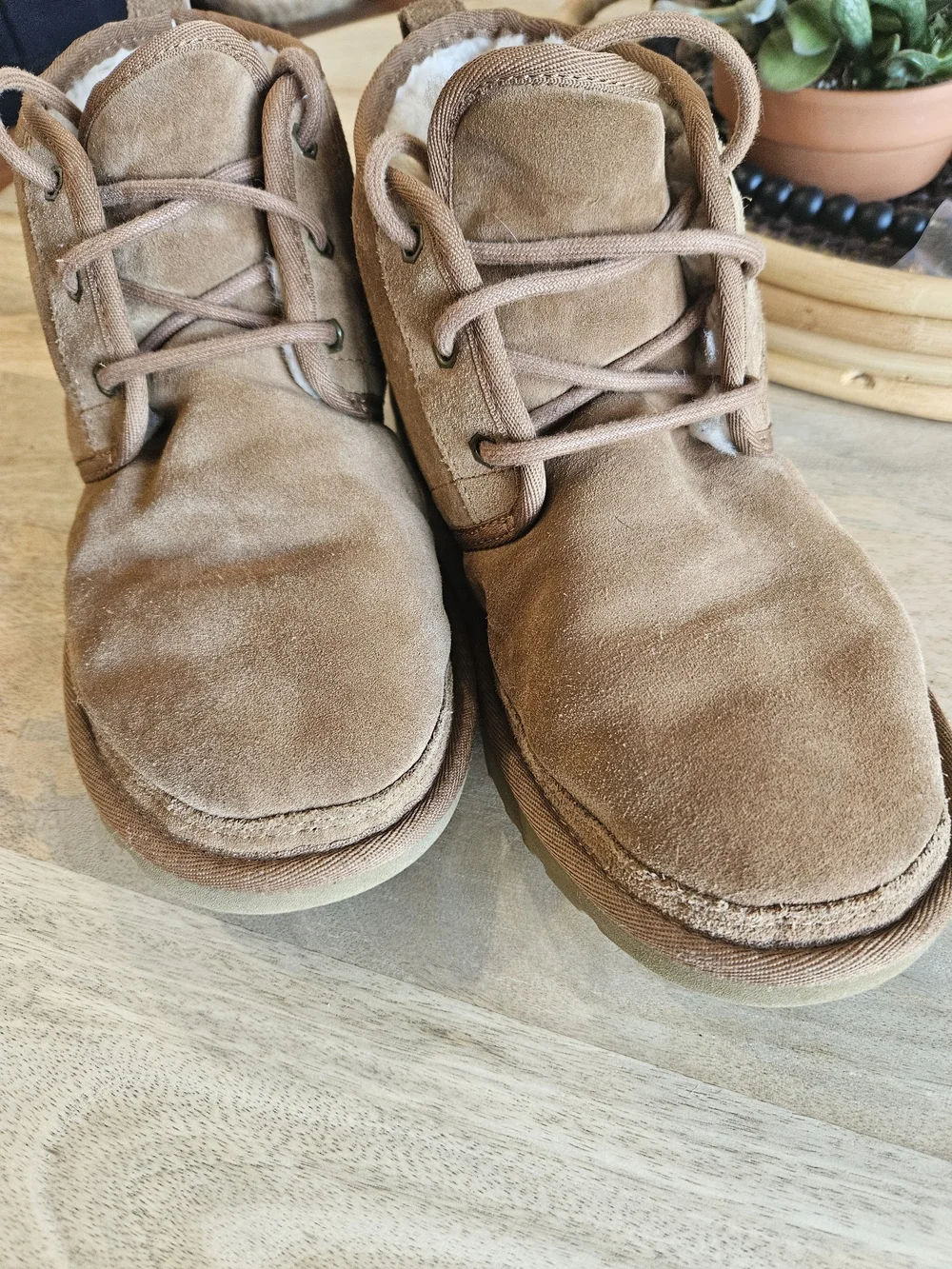 UGG Men’s Chestnut Suede Chukka Boots- Men Size 9/women 11